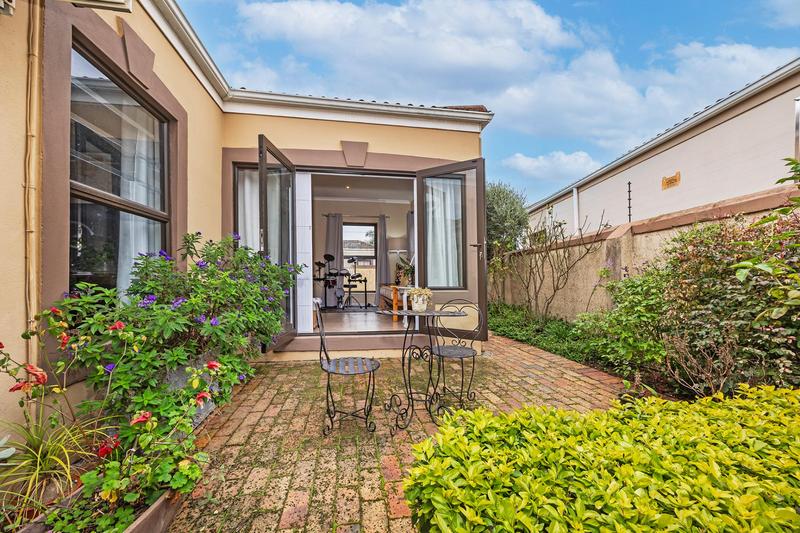 3 Bedroom Property for Sale in Uitzicht Western Cape